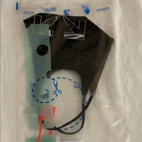 Black Face Mask - Picture 1 of 3